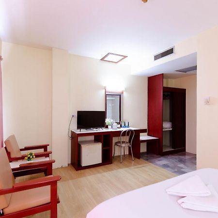 Chumphon Palace Hotel Екстериор снимка