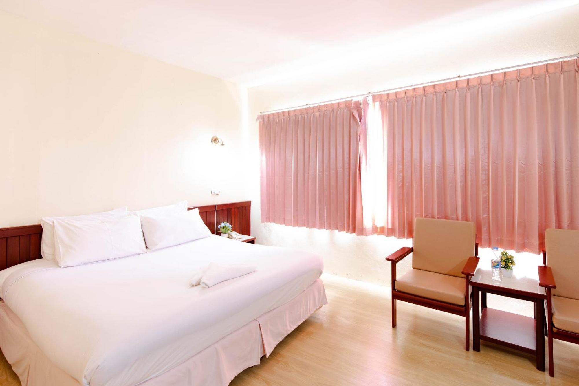 Chumphon Palace Hotel Екстериор снимка