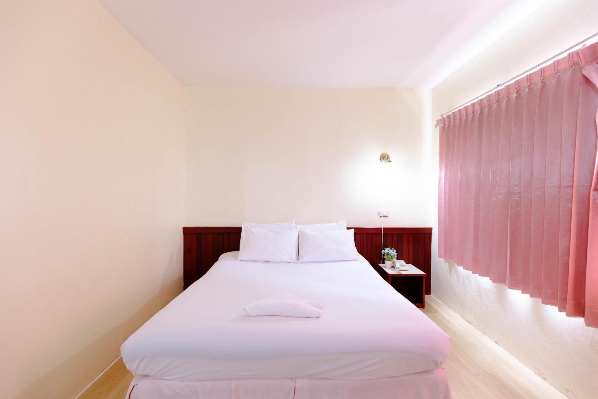 Chumphon Palace Hotel Екстериор снимка