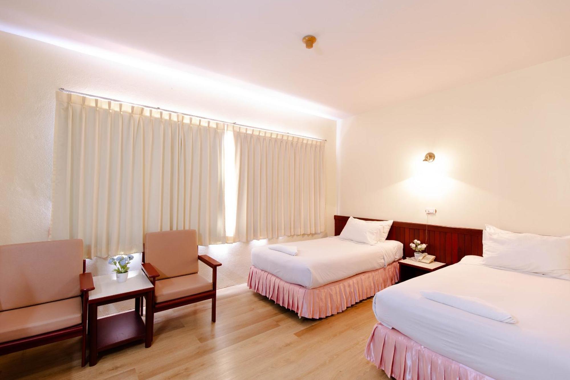 Chumphon Palace Hotel Екстериор снимка