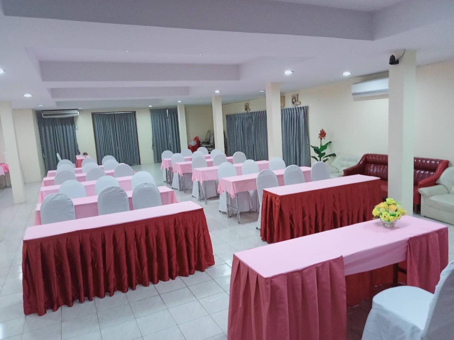 Chumphon Palace Hotel Екстериор снимка