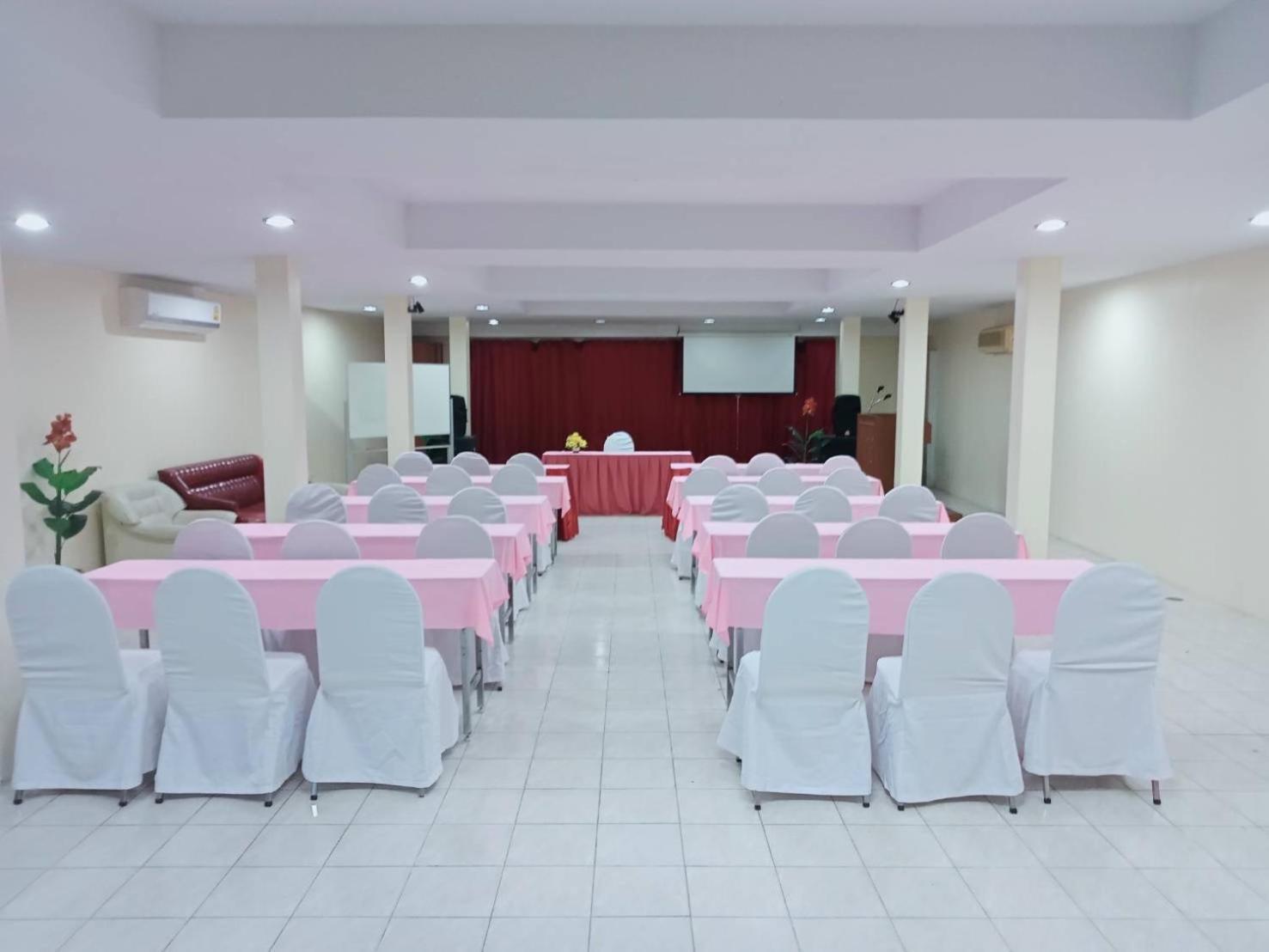 Chumphon Palace Hotel Екстериор снимка