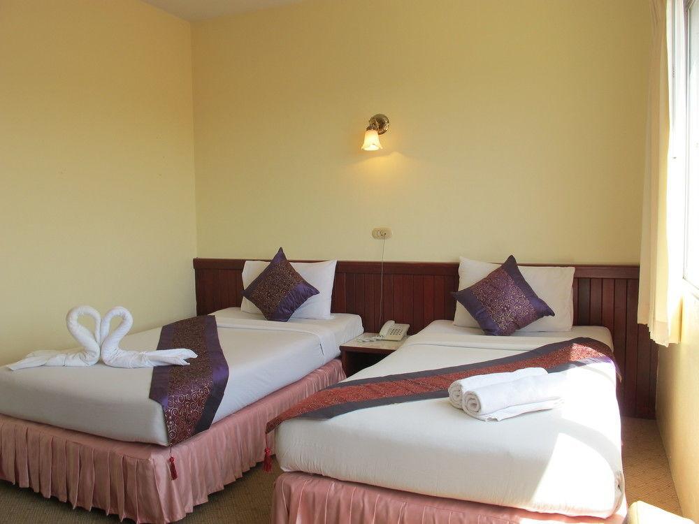 Chumphon Palace Hotel Екстериор снимка