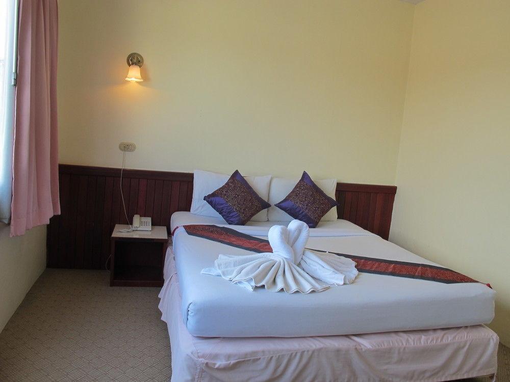 Chumphon Palace Hotel Екстериор снимка