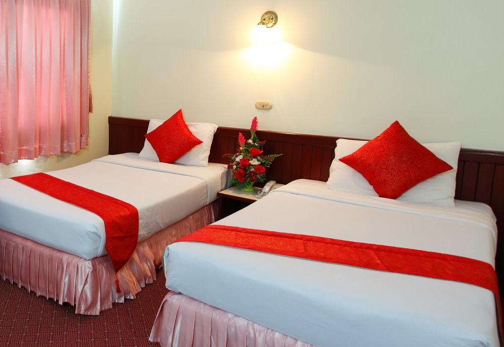 Chumphon Palace Hotel Екстериор снимка