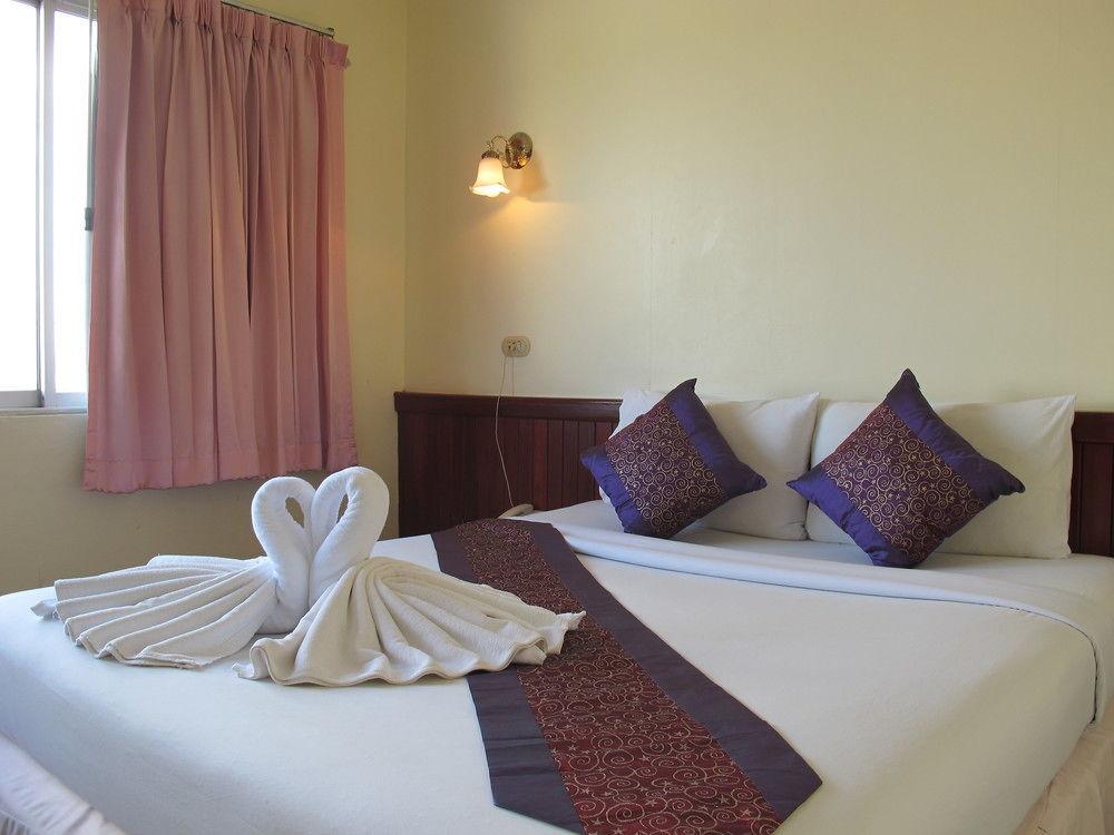 Chumphon Palace Hotel Екстериор снимка