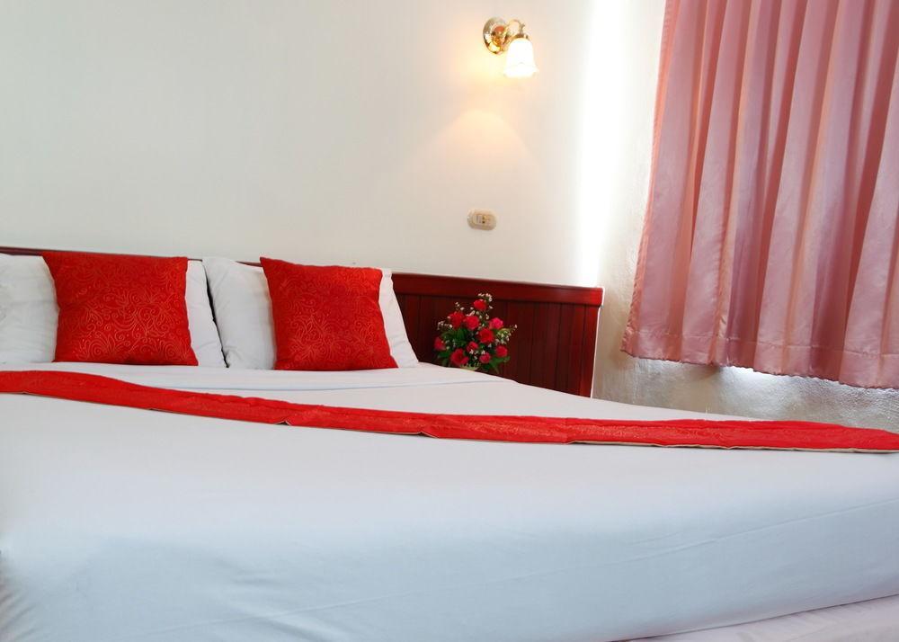 Chumphon Palace Hotel Екстериор снимка