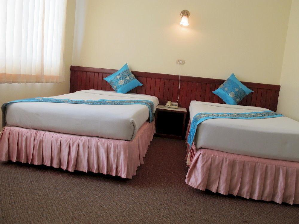 Chumphon Palace Hotel Екстериор снимка