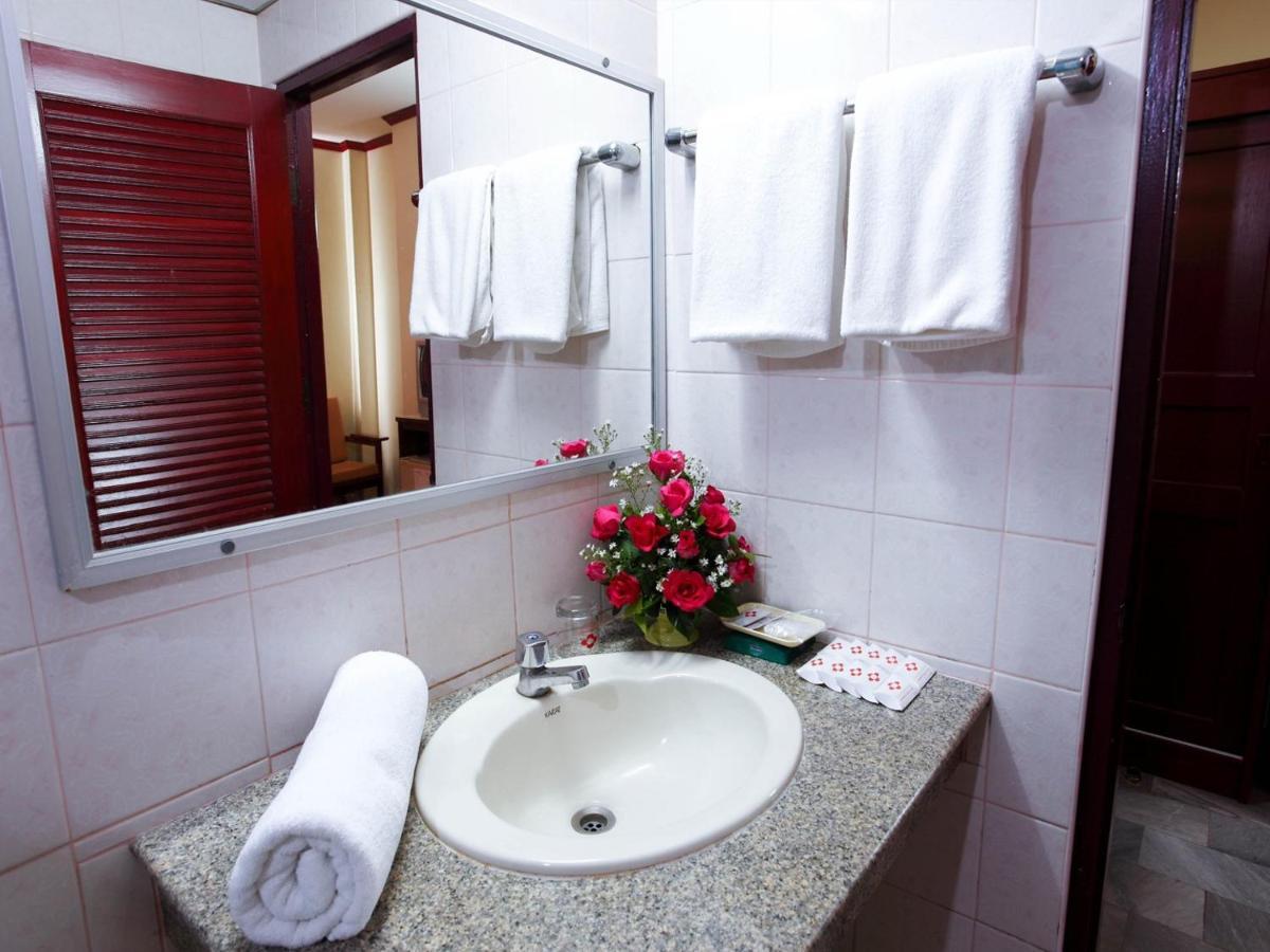 Chumphon Palace Hotel Екстериор снимка